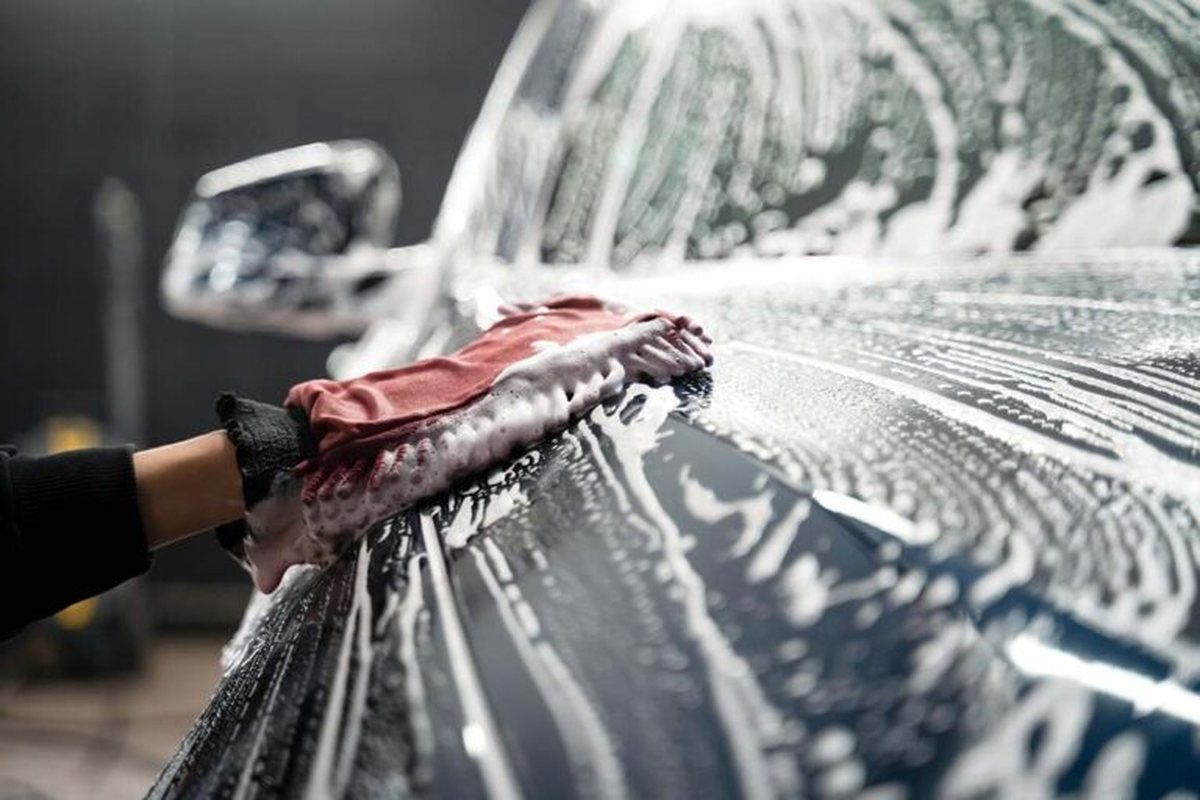 Ručno pranje aktivnom penom — paket Premium Wash, Gloss Lab Beograd